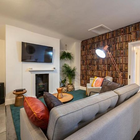 Contemporary Apartment On The Historic Rows Chester Buitenkant foto